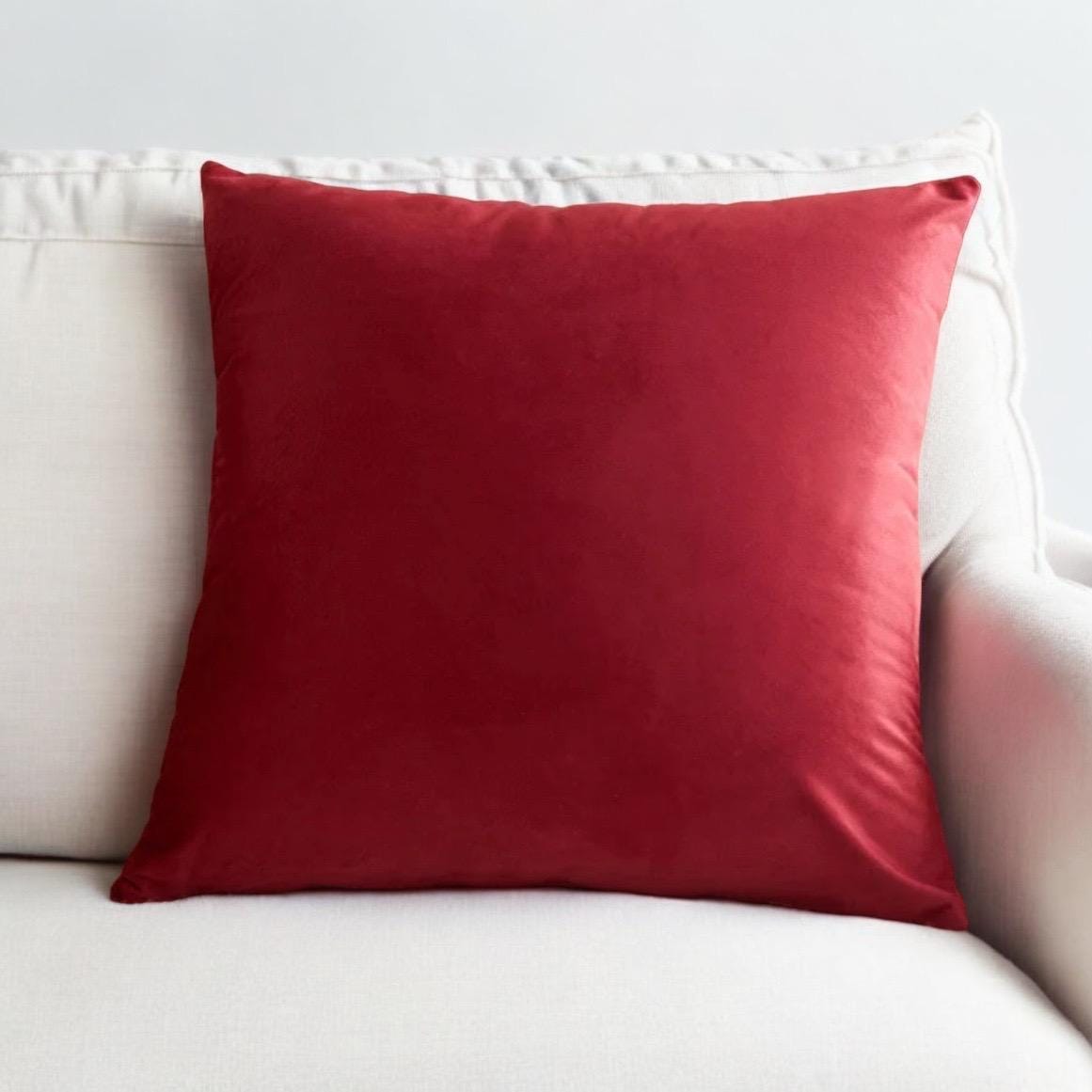 Regal Velvet Pillowcases, Custom Glittery Letters for a Luxurious Queen Vibe, Glamorous Personalized Pillowcases Custom for Elegant Décor