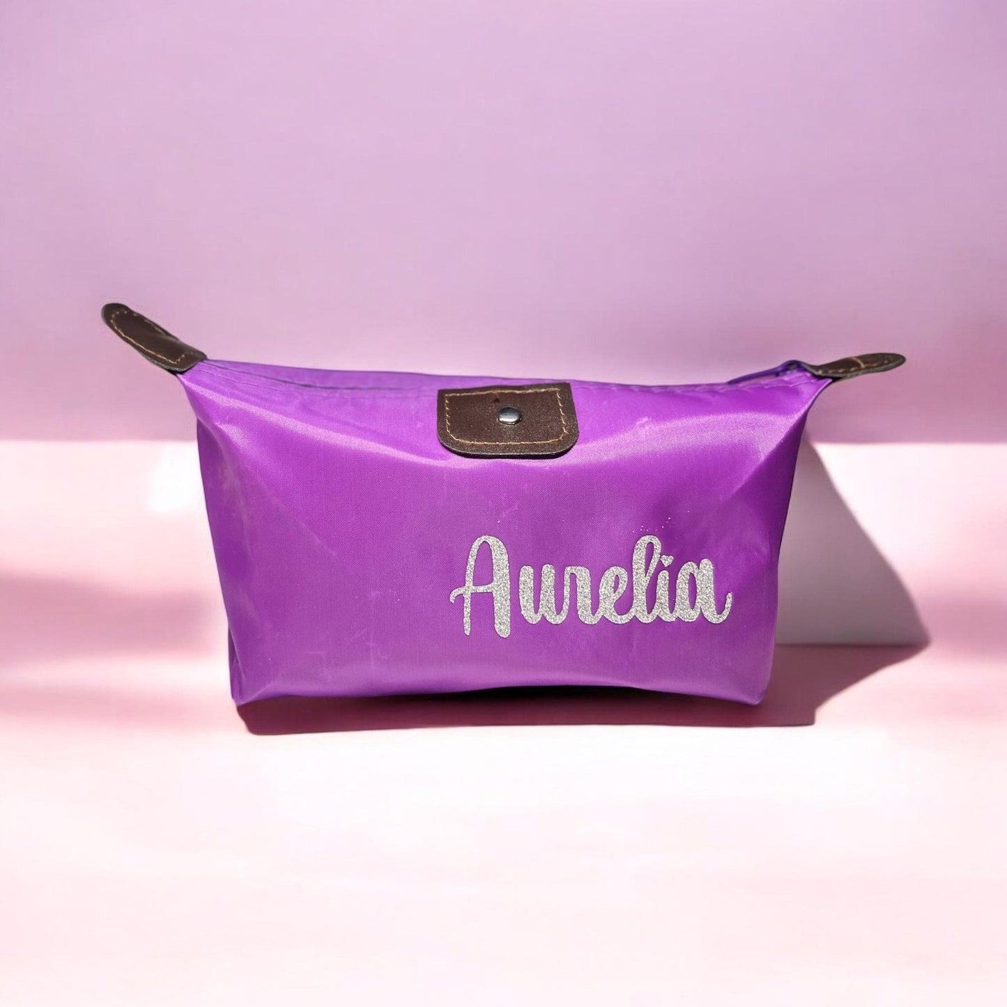 Soft to the touch, this children's pencil case is perfect for storing pens and pencils. Durable, cute, and easy to carry-ideal for school